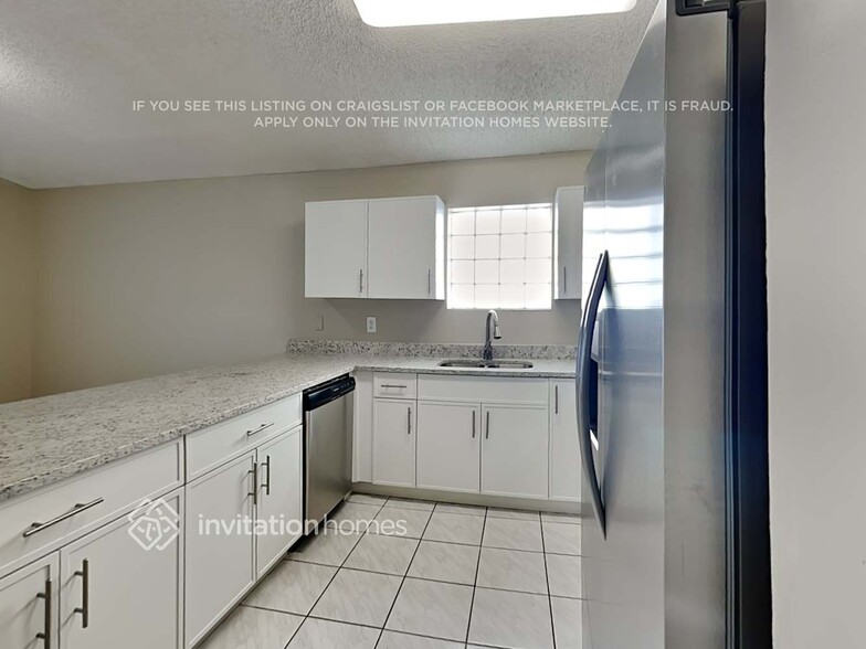 Building Photo - 3568 W 72nd St
