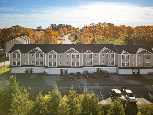 Building Photo - Half Peak Place