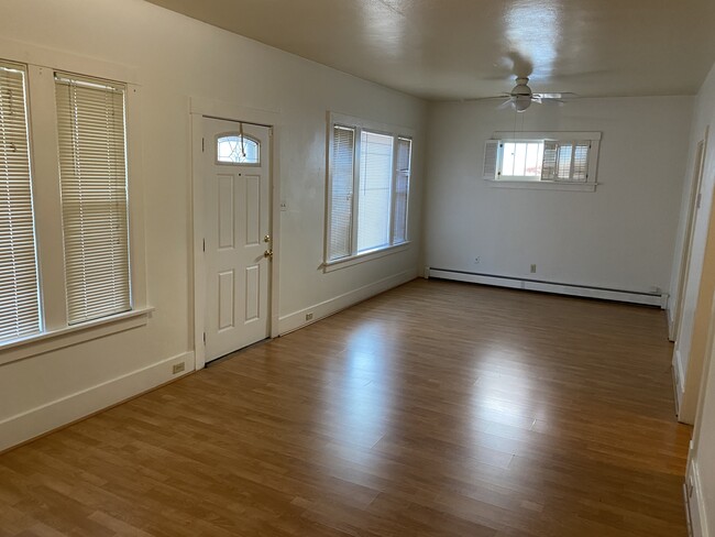 Primary Photo - 2520 Wood Ave