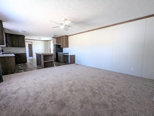 Building Photo - 558 Delaware