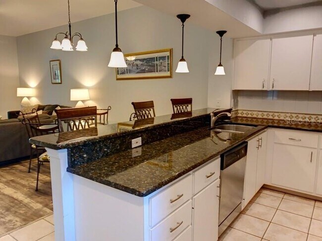 Building Photo - 1375 Saxony Cir