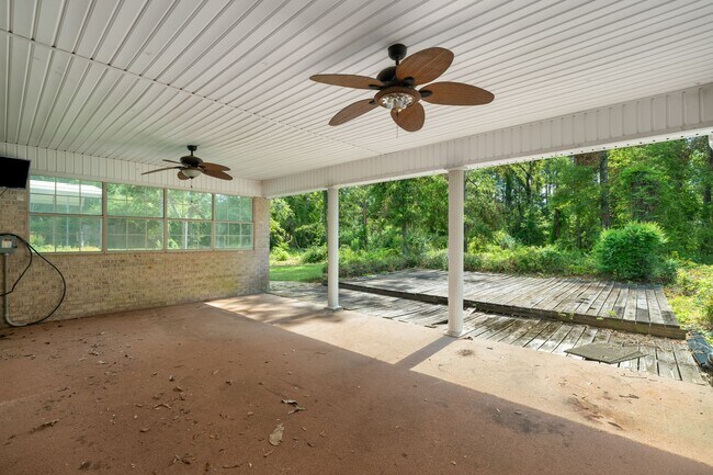 Building Photo - 330 Boggy Hollow Rd