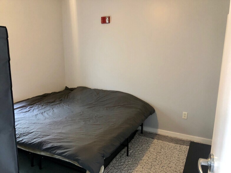 Building Photo - 534 Commonwealth Ave