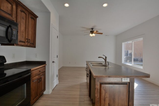 Building Photo - 286 S 810 W