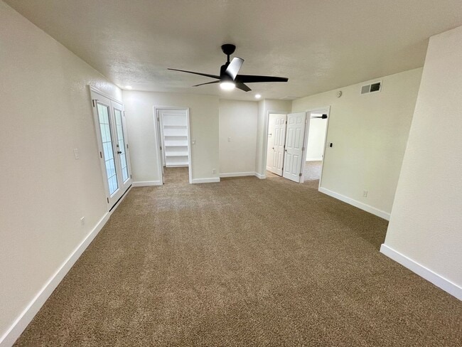 Building Photo - Gorgeous 2-Story Home with Golf Course Views and Modern Amenities!