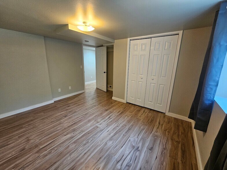 Building Photo - 509 S 11th Ave