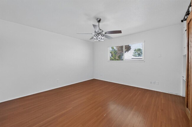 Building Photo - 4105 E Perrin Ave