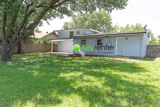 Building Photo - NOVEMBER FREE RENT!! Spacious 4-Bedroom / ...