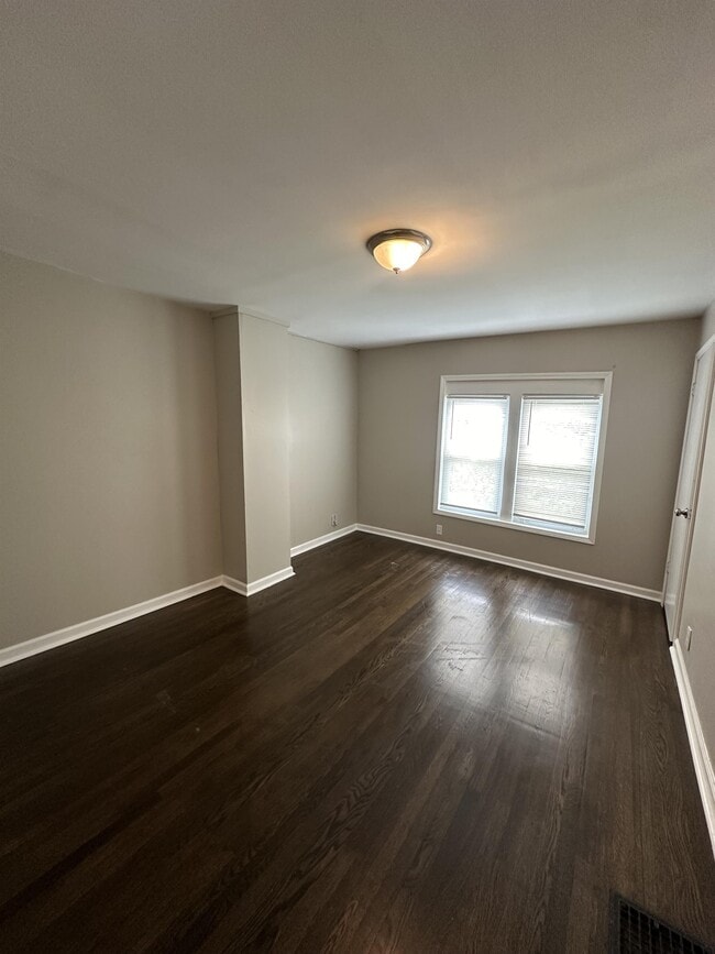 Building Photo - 3828 E 11th St