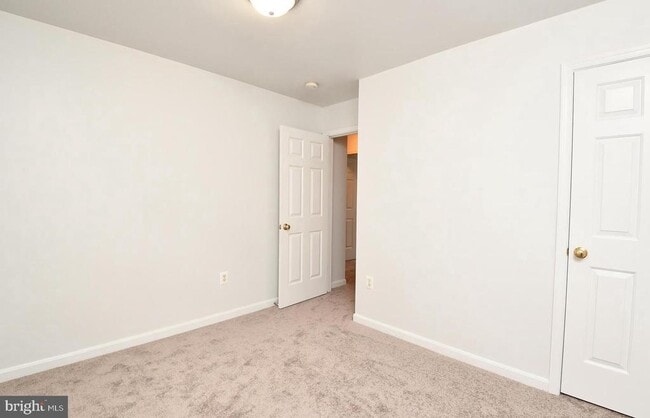 Building Photo - 10914 Coreys Way