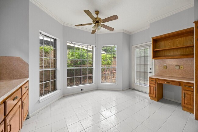 Building Photo - 4215 Valley Glade Dr