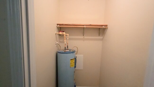 Building Photo - 6908 MacCorkle Ave