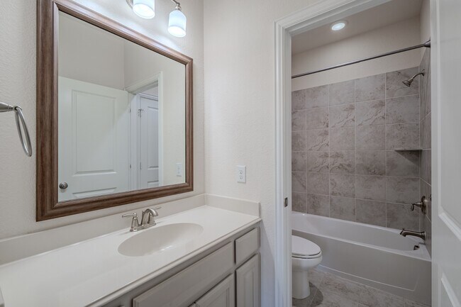 Building Photo - 1117 Ferndale Dr