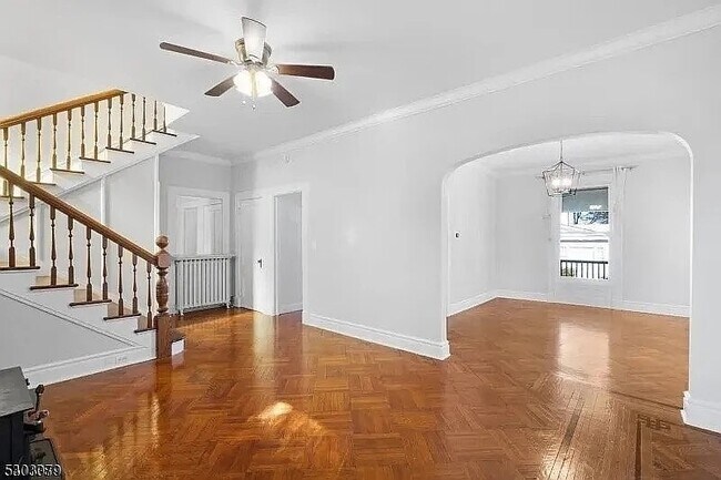 Building Photo - 510 Center St