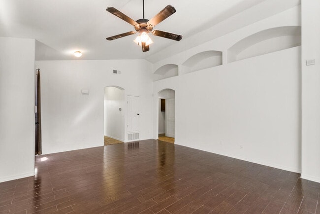 Building Photo - 14242 John Scagno