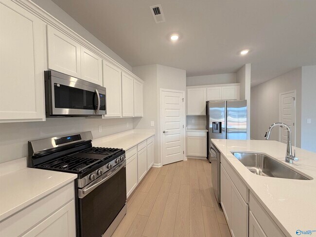 Building Photo - 203 Stockyard Cir