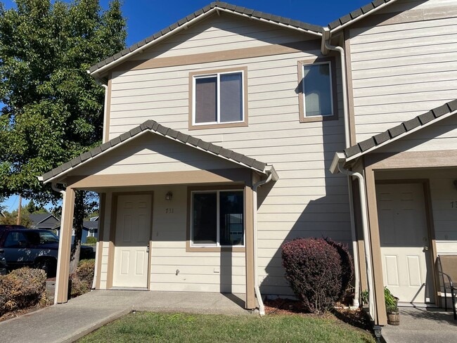Primary Photo - Very Nice Two Story 2 Bedroom 1.5 Bathroom...