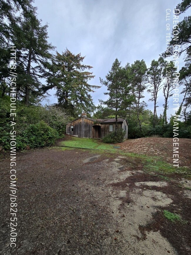 Building Photo - 1bed/1bath 1920s Cottage