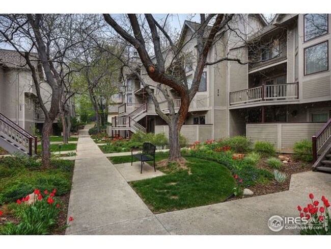 Building Photo - Updated 1BR Condo at the Edge of Boulder – Private Patio & Parking!