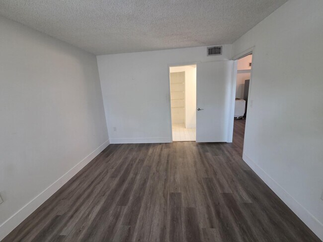 Building Photo - 12112 St.Andrews Pl