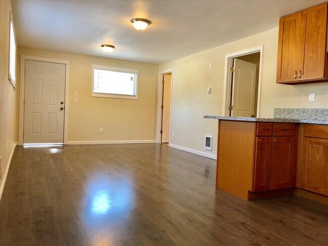 Building Photo - 1313 NE 131st Pl