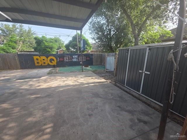 Building Photo - 1718 E Juarez Ave