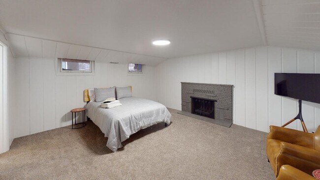 Building Photo - 821 Flormann Street