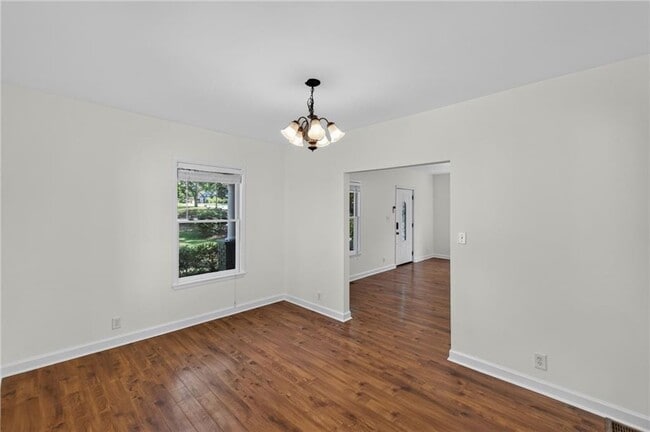 Building Photo - 1801 Evans Dr SW