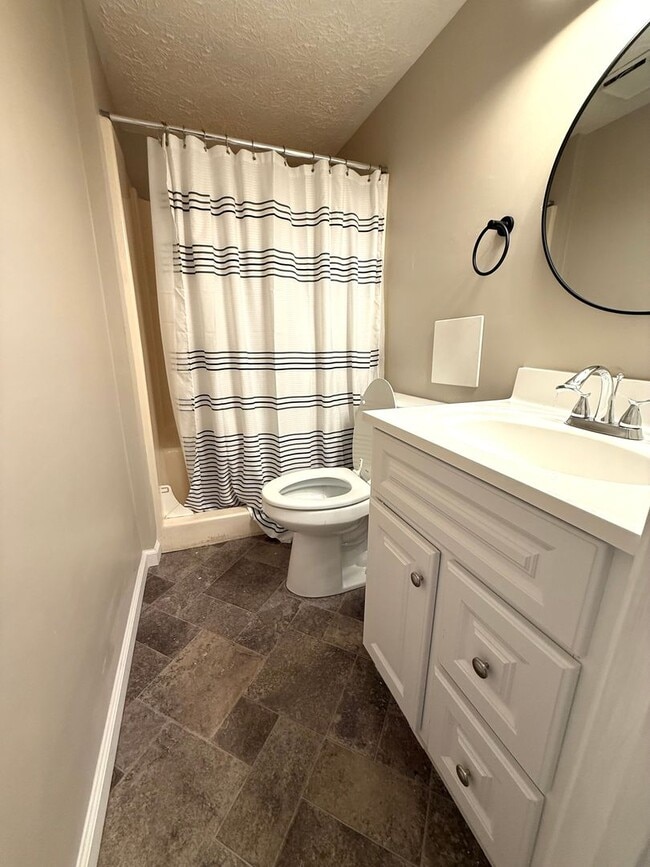 Building Photo - 3 Bedroom Townhome located walking distance to Downtown Woodstock!