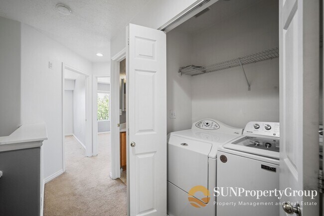Building Photo - 1574 Calais Ct