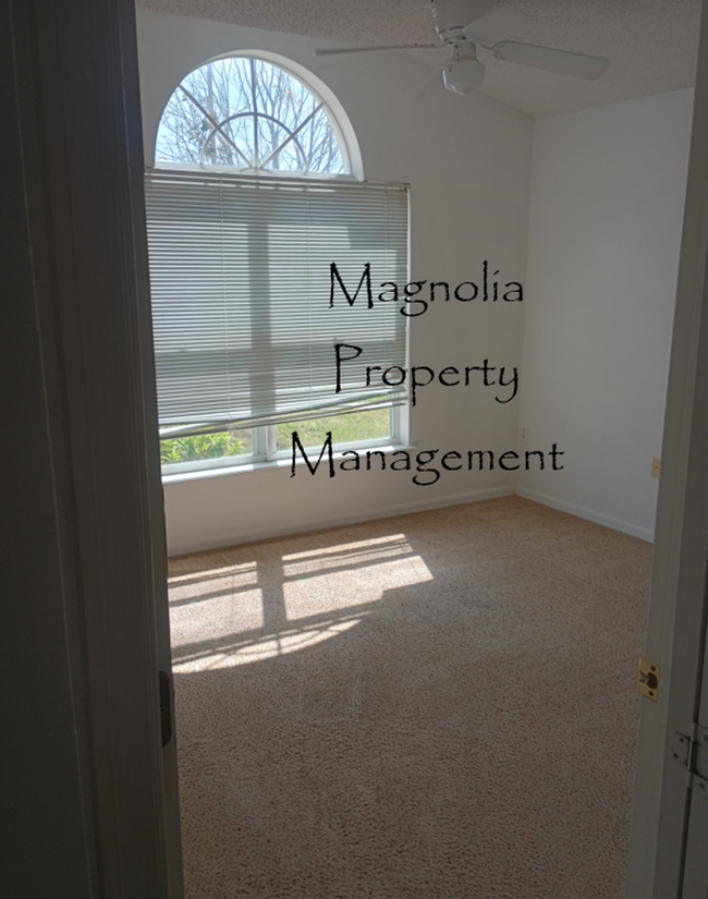 Building Photo - Groveland/Clermont Area 3 Bedroom 2 Bathro...