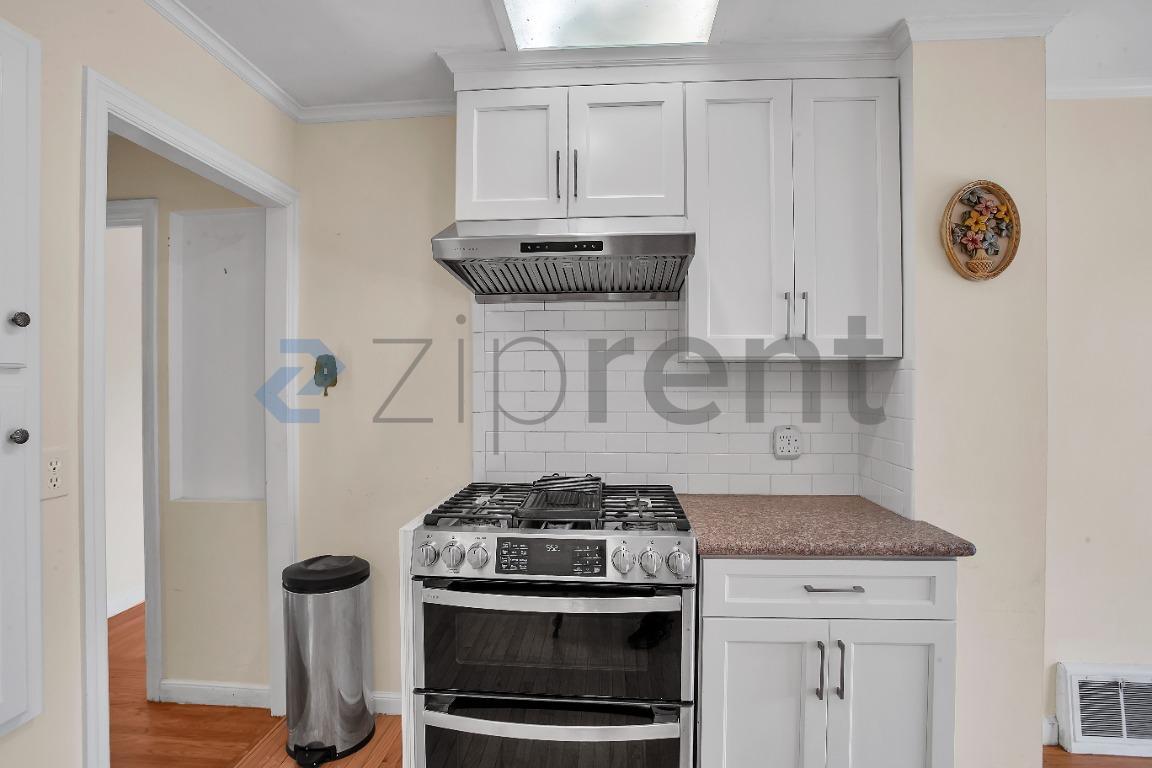 Building Photo - Unit