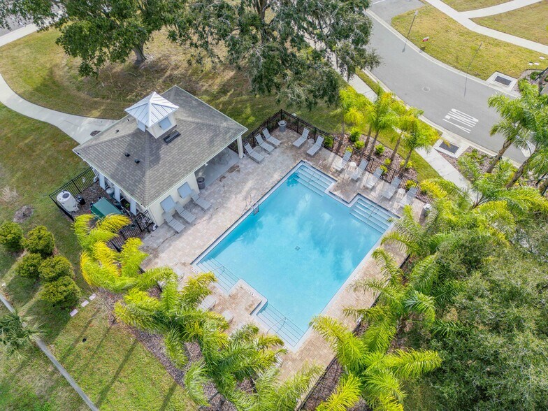 Building Photo - 2724 Silver Canoe Dr