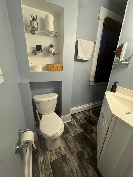 Bathroom - 54 Allen St