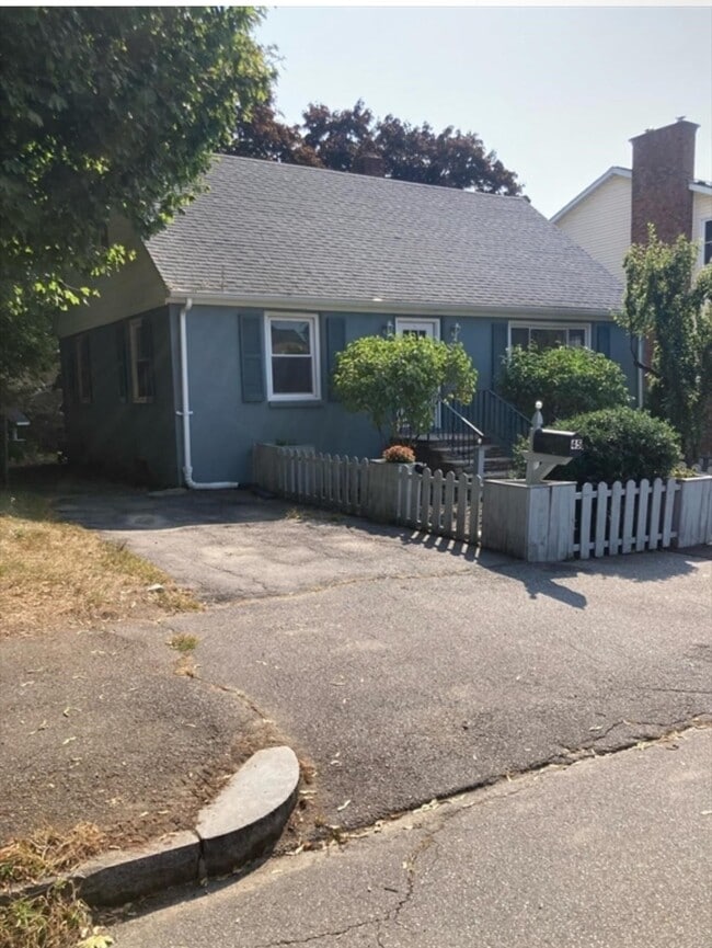 Building Photo - 45 Pilgrim Ave