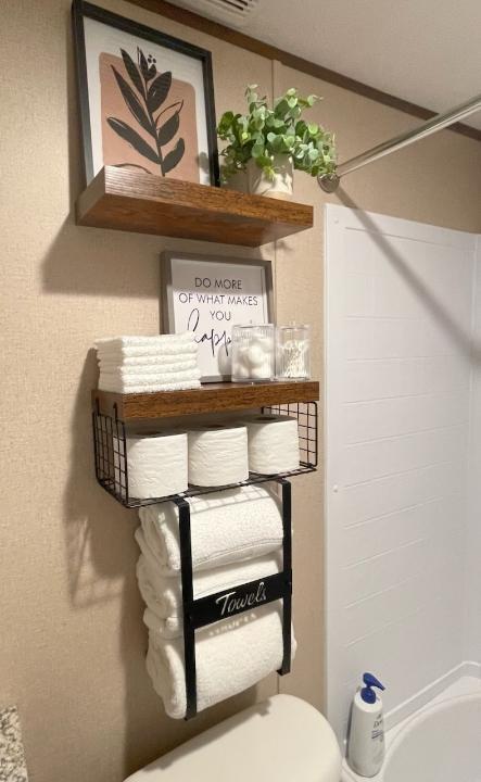 Guest Bathroom - 203 Poplar St
