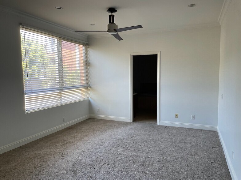 Building Photo - 1509 Greenfield Ave
