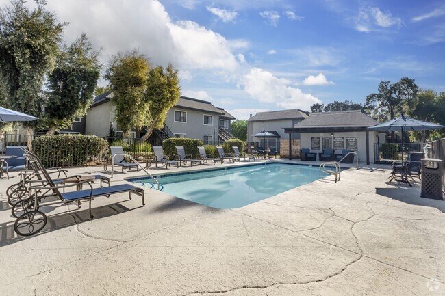 Building Photo - Riverwalk Landing Apartment Homes