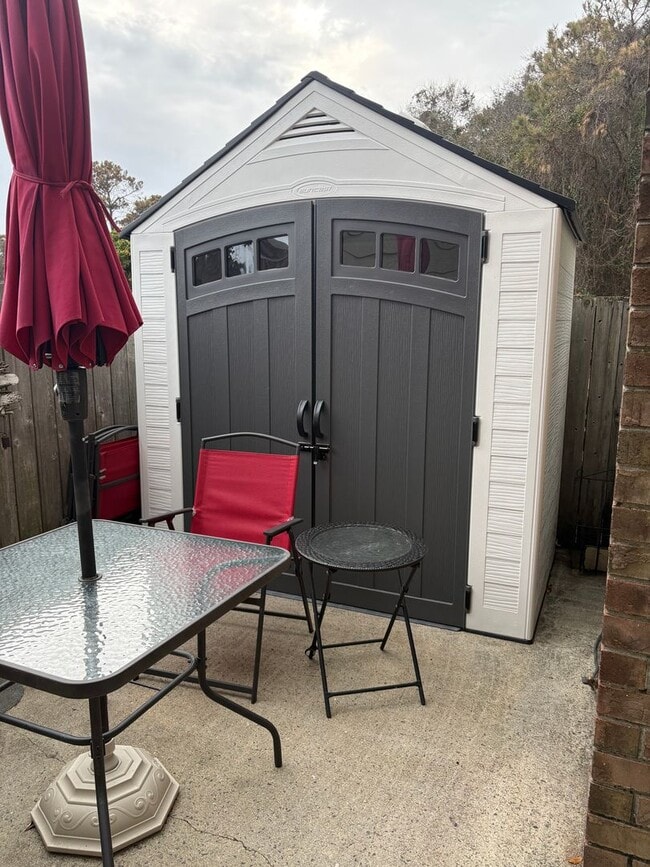 Building Photo - 2 Bedroom 2.5 Bath Home in Kitty Hawk $2150/mo