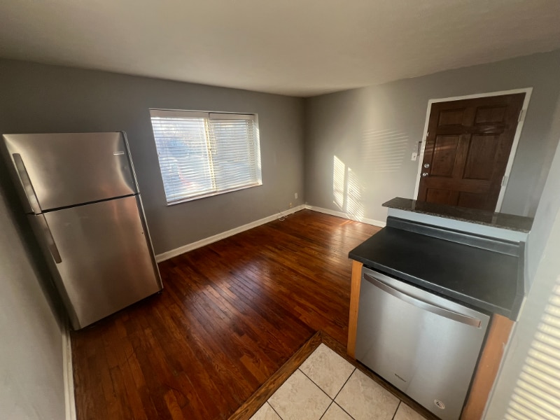 Building Photo - 2519 Indianola Ave