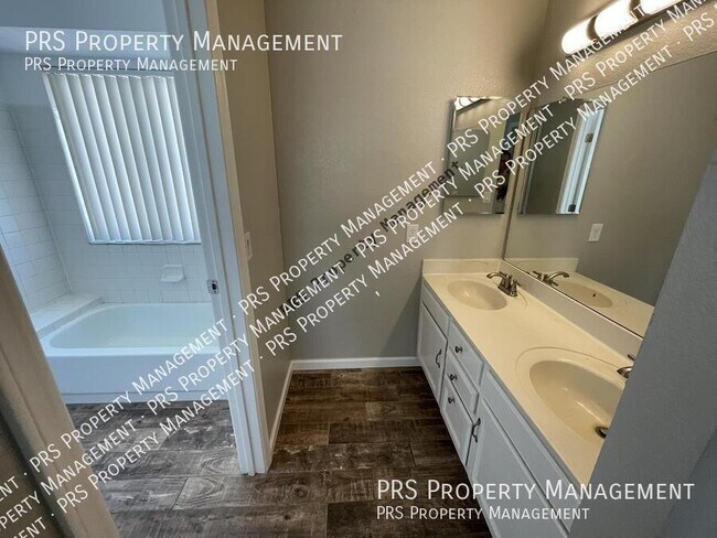 Building Photo - 3424 N Apache Cir