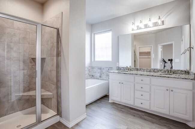 Building Photo - 2328 104th St