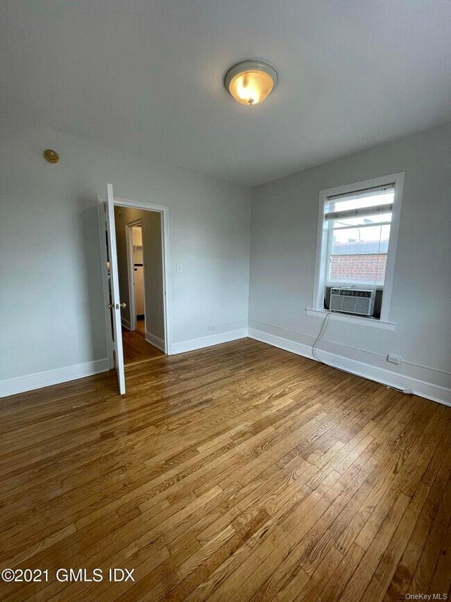 Building Photo - 271 Greenwich Ave