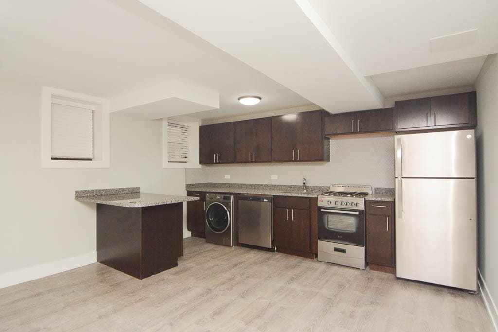 Building Photo - 434 W Belden Ave