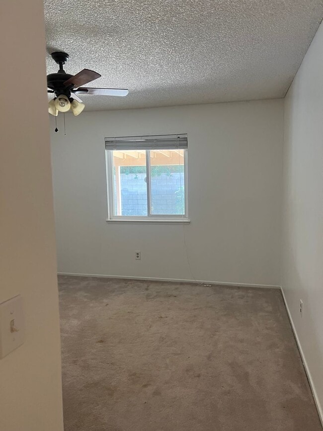 Building Photo - South Central Bakersfield House
