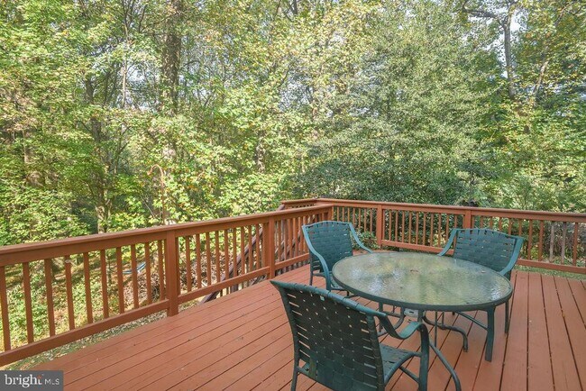 Building Photo - 205 Dangina Dr