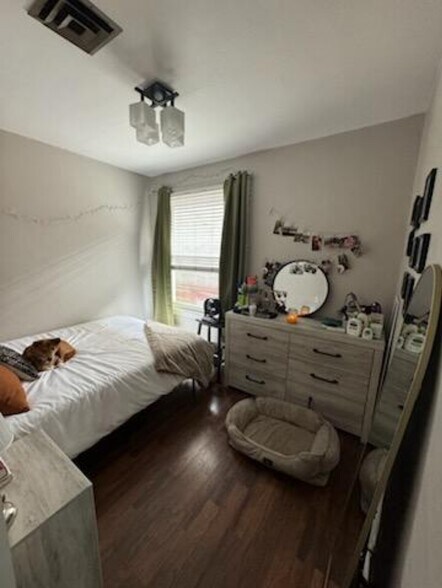 Building Photo - 868 S Pearl St