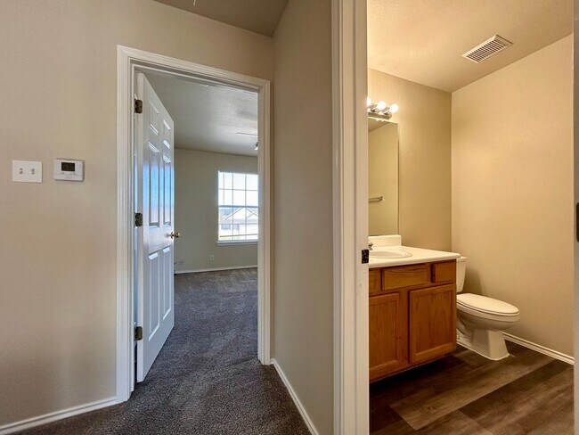 Building Photo - 2707 Westhampton Ct