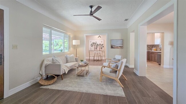 Building Photo - 515 34th Ave NE