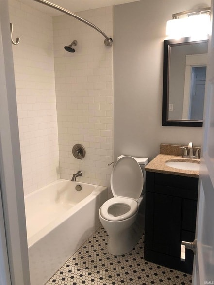 Building Photo - 729 E Hunter Ave